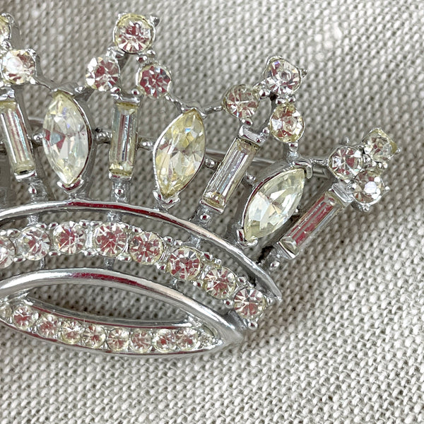 Trifari silvertone and crystals crown brooch - 1960s vintage