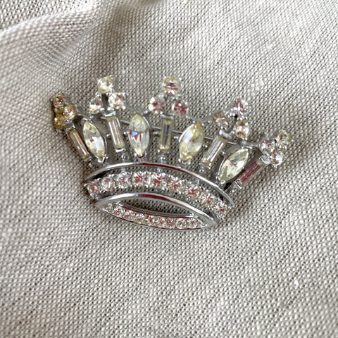 Trifari silvertone and crystals crown brooch - 1960s vintage