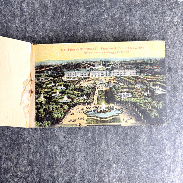 Versailles et les Trianons postcard album - vintage French souvenir