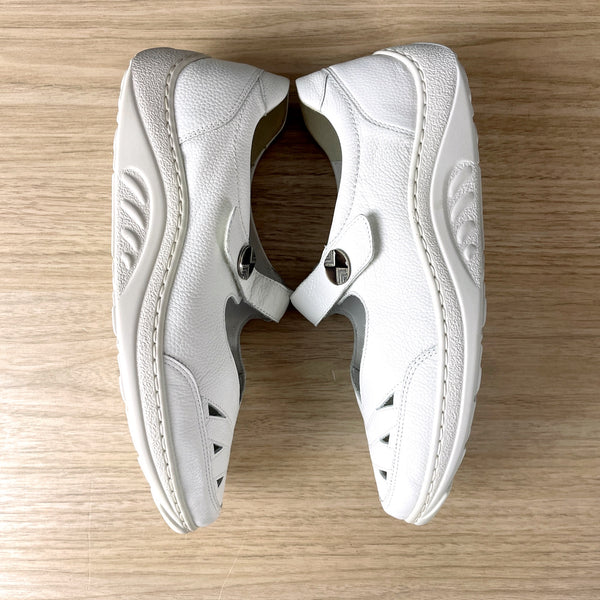 Waldläufer Forest Walker Helli white leather shoes - size 10 - NextStage Vintage