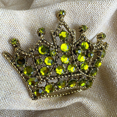 Vintage Signed WEISS Olive Green Rhinestone Royal Crown Brooch & Clip Earrings Set
