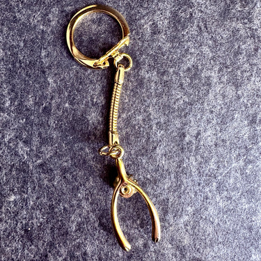 Vintage 1960s Wish-Bone gold plated keychain with genuine jade – Thomas J. Lipton premium – original box & letter - NextStage Vintage