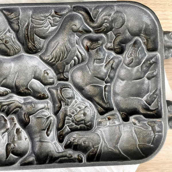 John Wright cast iron animal puzzle mold pan - 1980s vintage - NextStage Vintage