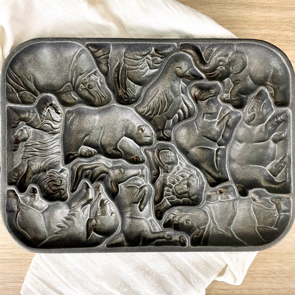 John Wright cast iron animal puzzle mold pan - 1980s vintage - NextStage Vintage