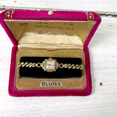 Bulova ladies watch with presentation case - expansion band - vintage - NextStage Vintage