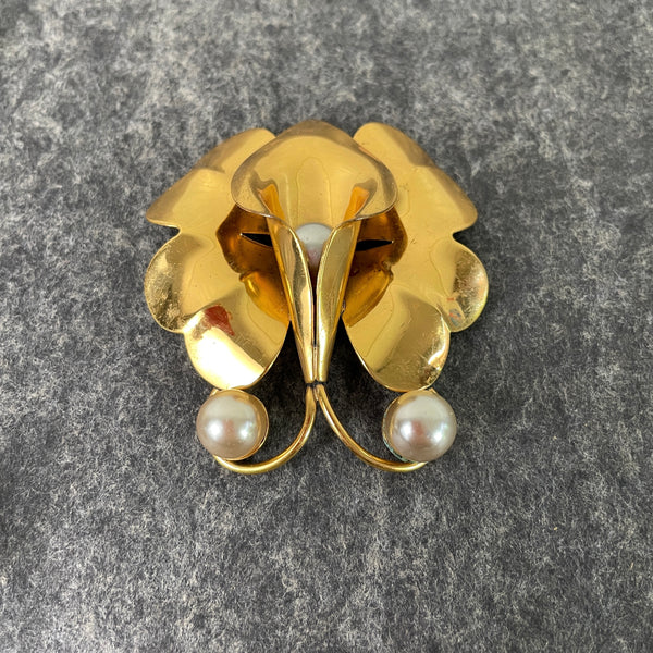 Calla lily brooch with pearls - 1960s vintage - NextStage Vintage