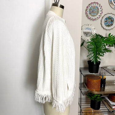 1960s white knit cape with button front  - size small-med - NextStage Vintage