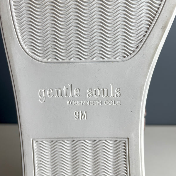 Gentle Souls Carole pink velvet mid rise sneakers - size 9M - NextStage Vintage