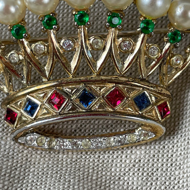 Rare Large Trifari Royal Crown sterling brooch #140779 - 1940s - NextStage Vintage