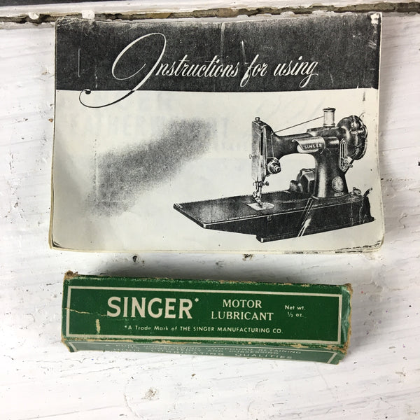 Singer Featherweight 221 with case and attachment - Cat. 3-120 - 1956 - NextStage Vintage