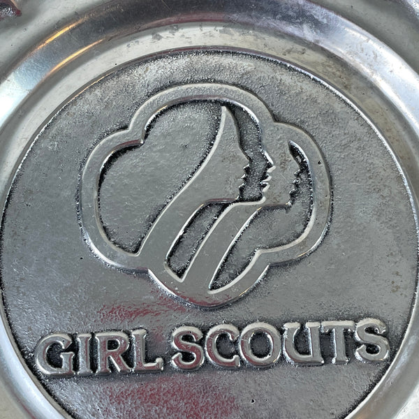 Girl Scout emblem decorative plate by Wilton, Mount Joy, PA - 1980s vintage - NextStage Vintage