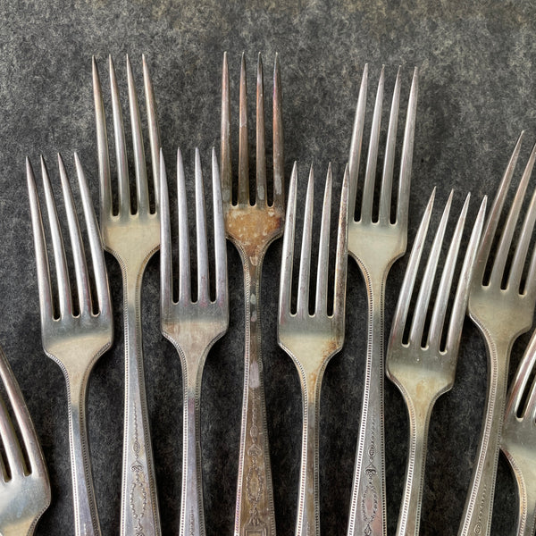Oneida Community Plate Grosvenor flatware - C monogram - 46 pieces - 1920s vintage - NextStage Vintage
