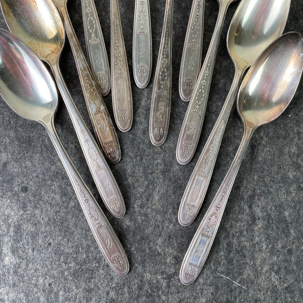 Oneida Community Plate Grosvenor flatware - C monogram - 46 pieces - 1920s vintage - NextStage Vintage