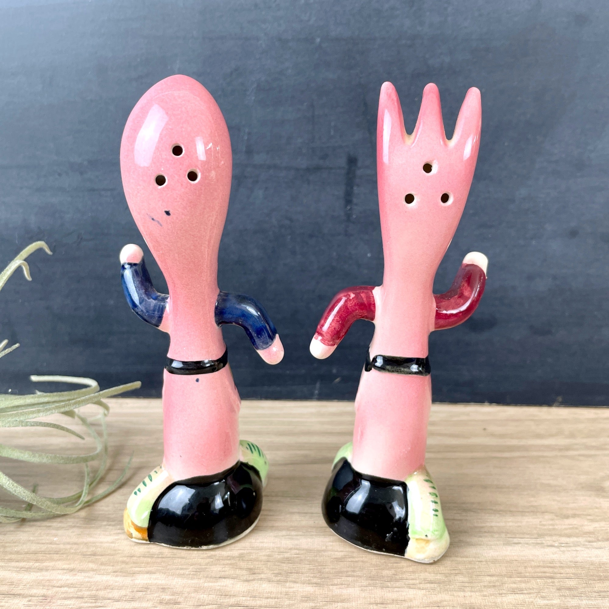 Anthropomorphic fork salt and pepper shakers - 1950s vintage NextStage Vintage Anthropomorphic fork salt and pepper shakers - 1950s vintage NextStage Vintage