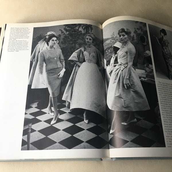 Mirror, Mirror: A Social History of Fashion - Michael and Ariana Batterberry - 1977 - NextStage Vintage