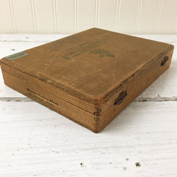 Nutura Number Five wooden cigar box - 1946 - J.B.Back & Co. - NextStage Vintage