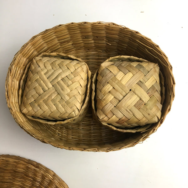 Coasters in a seagrass basket - set of 4 - 1970s vintage - NextStage Vintage