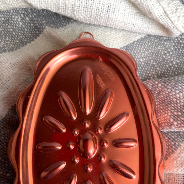 Mirro copper oval daisy gelatin mold - 1960s vintage - NextStage Vintage