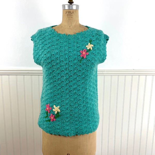 1970s turquoise pullover vest with flowers - hand crochet - size medium - NextStage Vintage